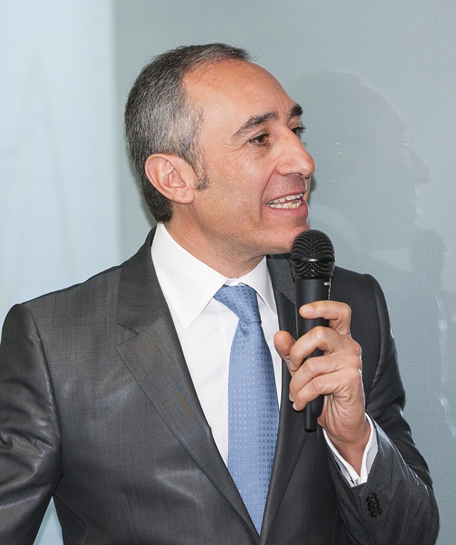 Docteur Michael Assouline chirurgien ophtalmologiste